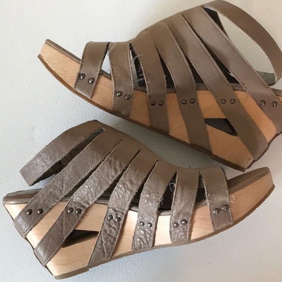 Eileen Fisher Shoes - Eileen Fisher Lotus Wedges Wood/Leather Caged Tan Leather EUC
